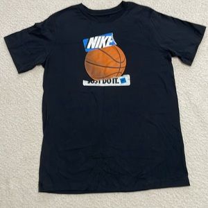 Boy's Nike Basketball T-Shirt - Black, Size XL (New Without Tags)